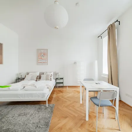 Urbane Kleine Unterkunft Vienna Exterior photo